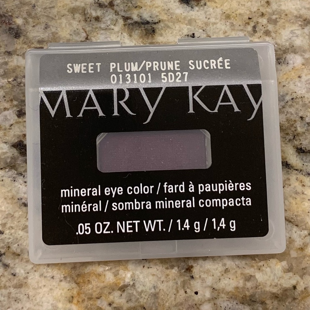 Mary Kay Sweet Plum eyeshadow eye color